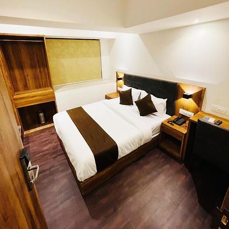 Hotel Hilton Suites Bombay Esterno foto