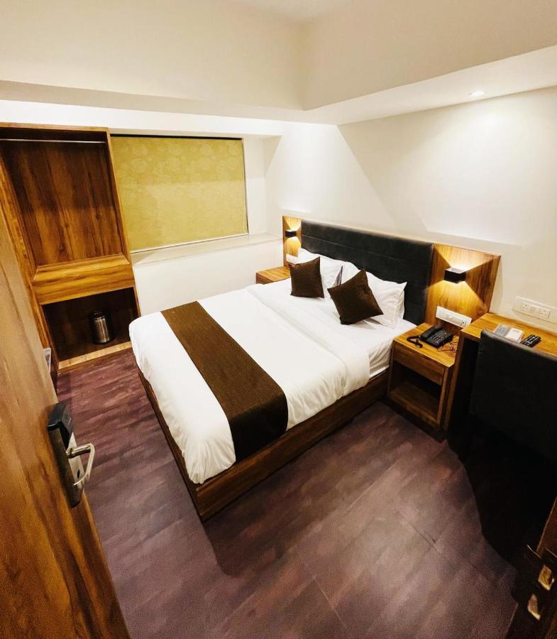 Hotel Hilton Suites Bombay Esterno foto