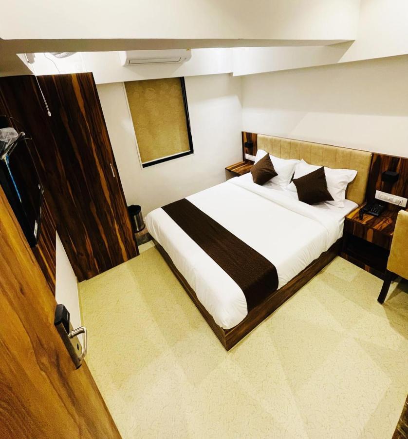 Hotel Hilton Suites Bombay Esterno foto