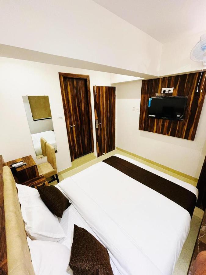Hotel Hilton Suites Bombay Esterno foto