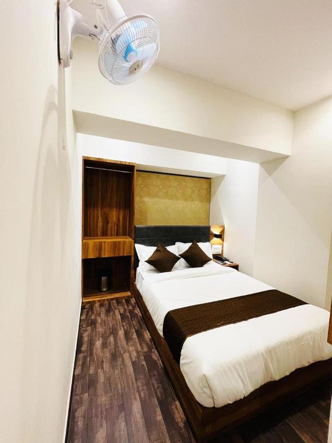 Hotel Hilton Suites Bombay Esterno foto