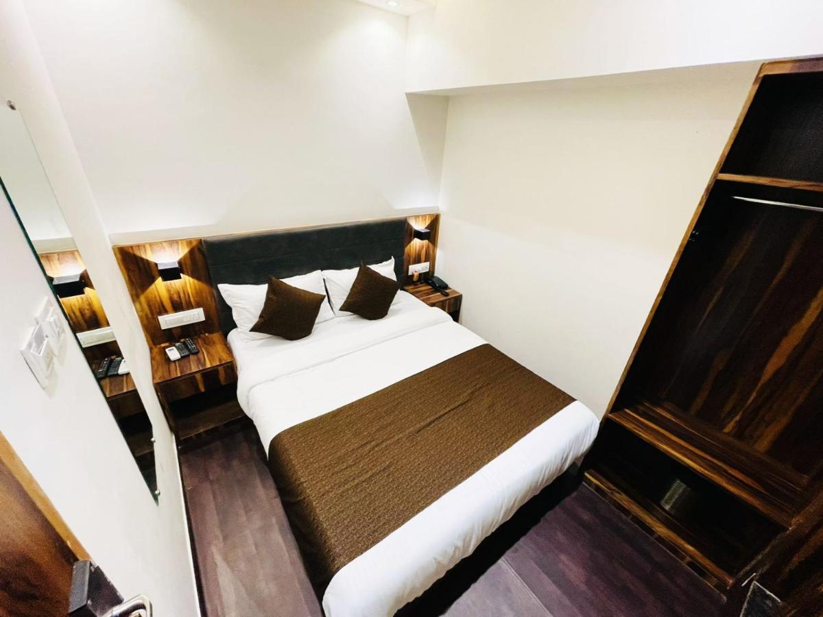 Hotel Hilton Suites Bombay Esterno foto